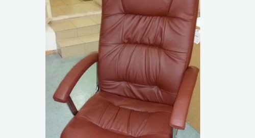 Обтяжка офисного кресла. Красный Кут